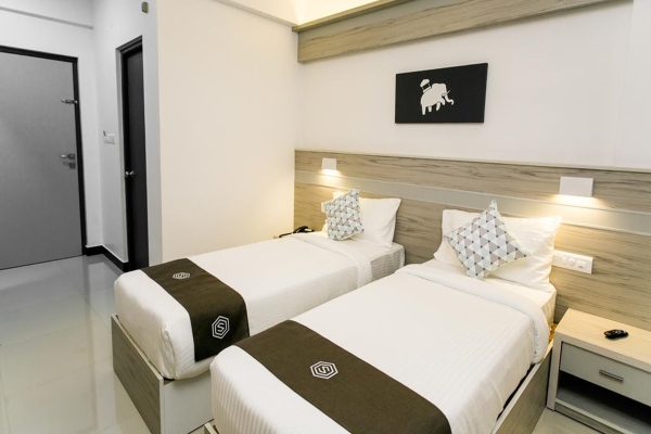 Hotel SAPPHIRE CLUB METRO (Ernakulam)